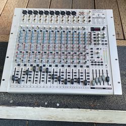 Behringer  Eurorack Mixer