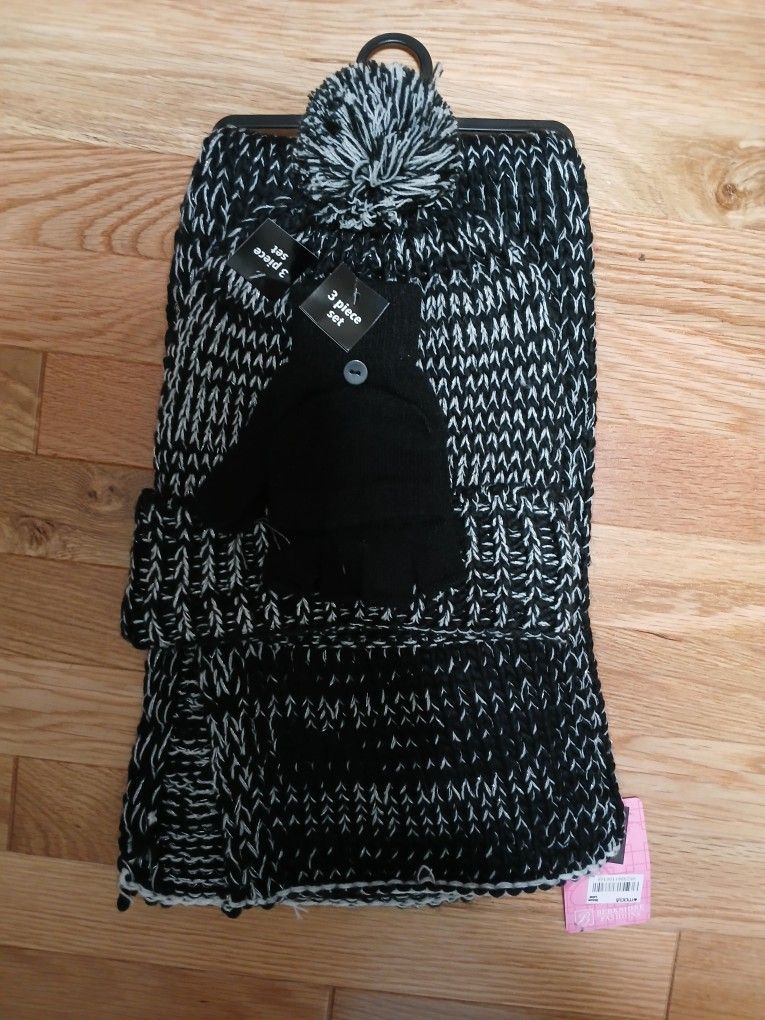 NEW. 3pc. Winter Set. Hat, Scarf , Gloves