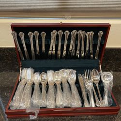 FB Rogers Chippendale Silverplate Flatware Set -