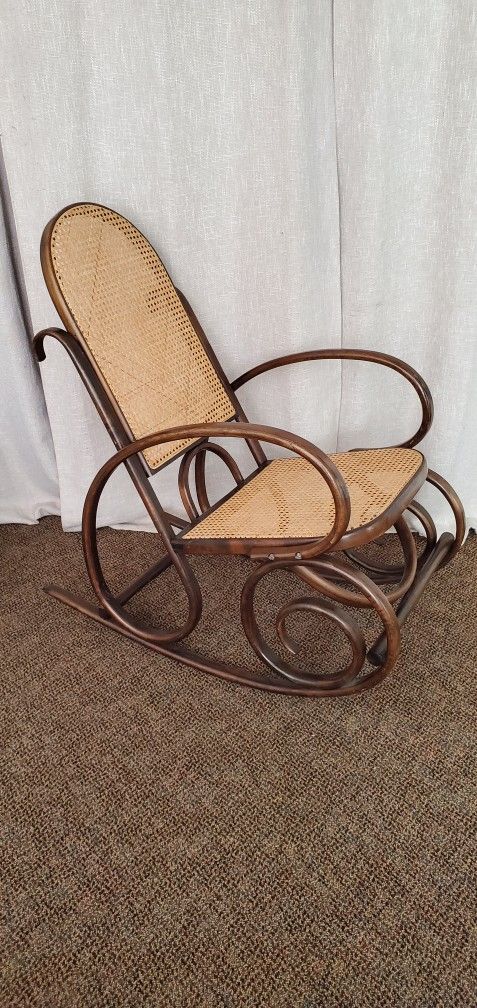 Bentwood Rocking Chair 
