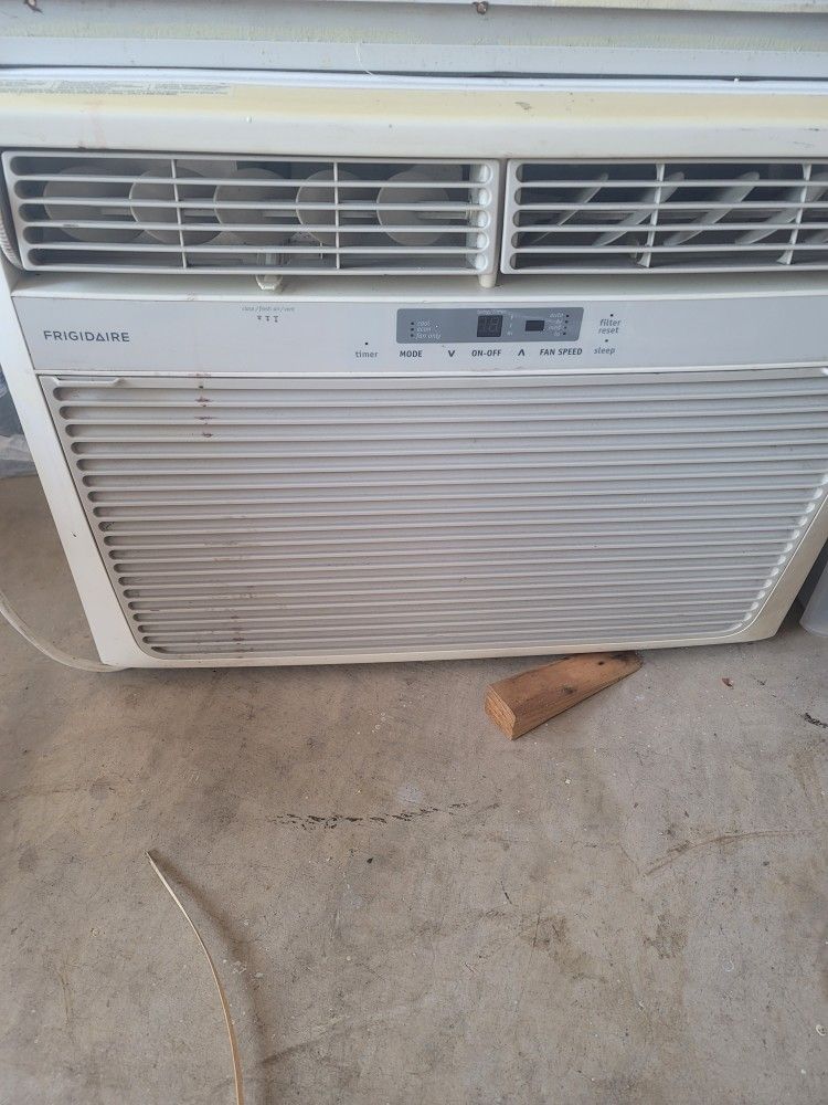 Air Conditioner,  Frigidaire 
