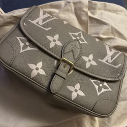 Louis Vuitton Diane m46583 Shoulder & Cross Body Bag