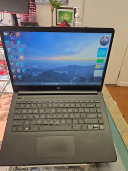 2022 HP LAPTOP 14 INCH FULLY LOADED WITH SOFTWARE GREAT FOR WORK AND SCHOOL