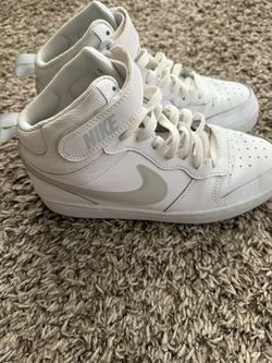 Kids Nikes White/Silver Size 5Y
