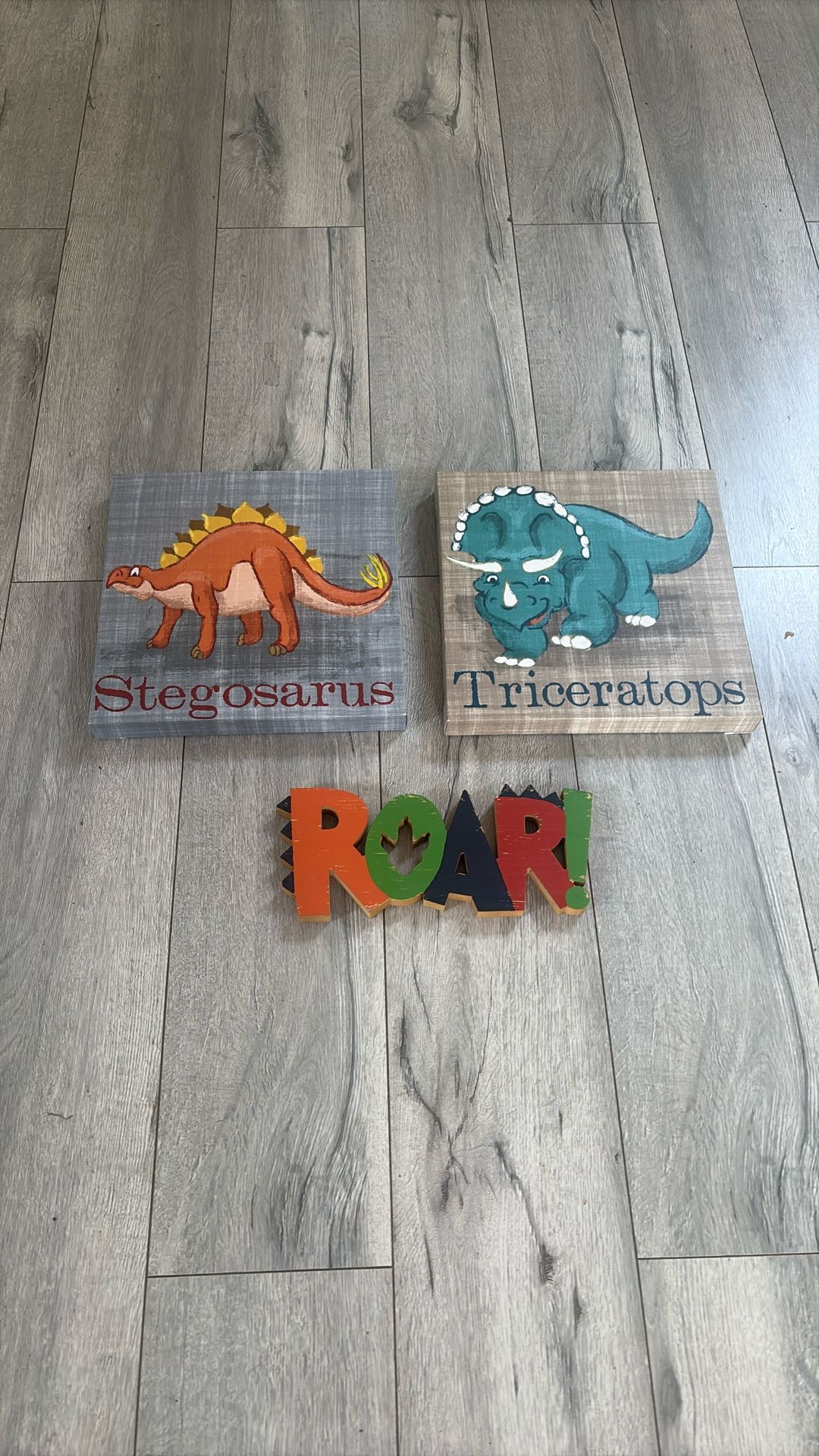 Fantastic Condition! Stegosaurus, Triceratops, & Dinosaur ROAR signs