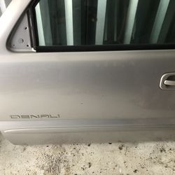 2003 GMC Denali  Passenger  Door 