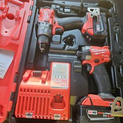 Milwaukee Drill And Impact Set