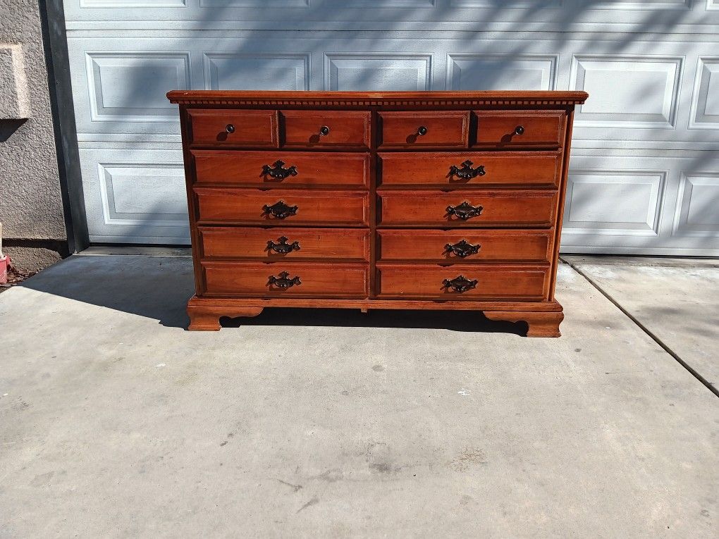 Dresser for Sale in Visalia, CA OfferUp
