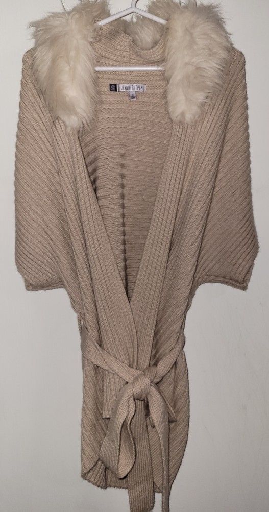 JENNIFER LOPEZ SIZE M SLEEVELESS SWEATER/ VEST W Faux Fur Collar