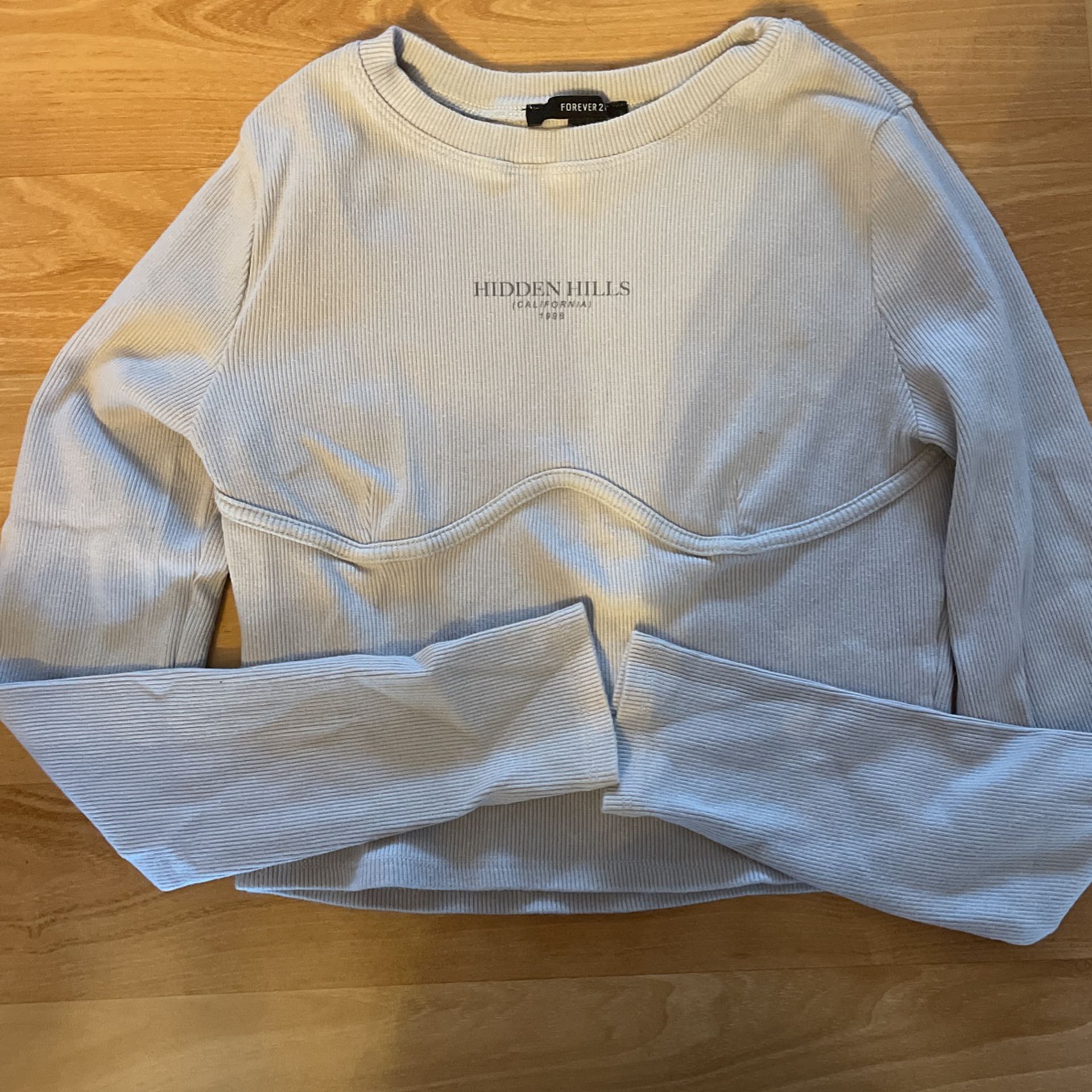 Forever 21 Cropped Long Sleeve for Sale in Shoreline, WA - OfferUp