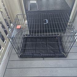 Almost New Large Pet Crate w/bedding
