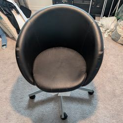 Skruvsta swivel chair