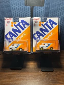 M2 Machines Fanta Orange 1971 Chevy Van G10 – Set of 2