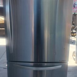 L.G. Refrigerator (Does Not Work)