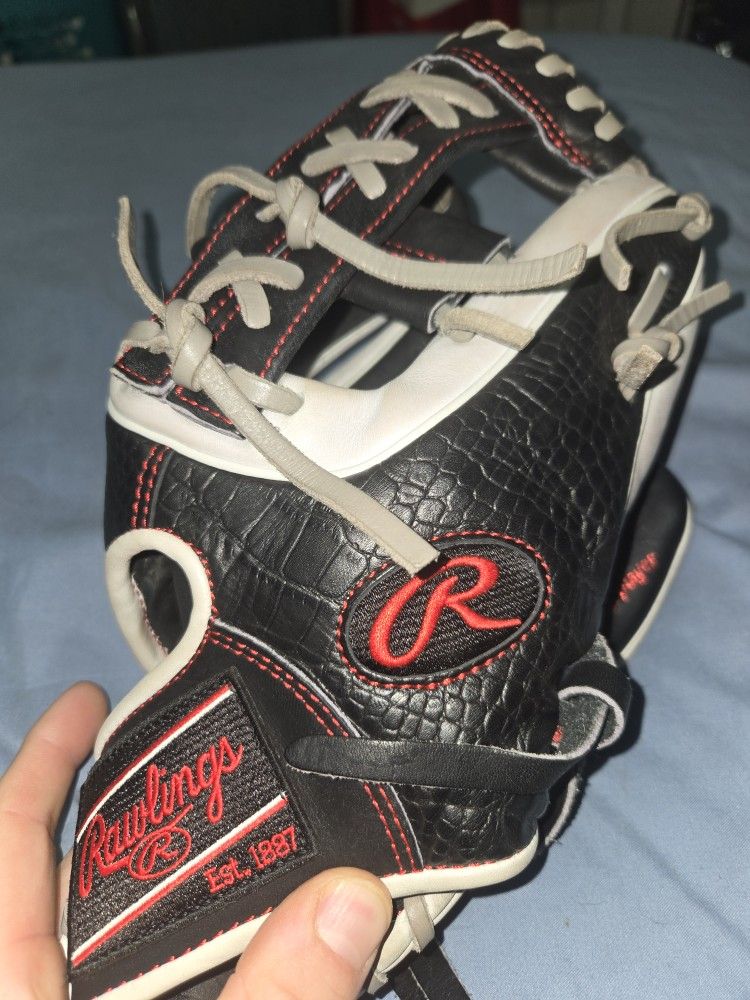 Rawlings Heart Of The Hide 11 1/2 Inch Baseball Glove