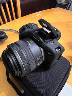 Canon R50