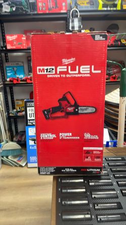 New Milwaukee fuel M12 - HATCHET 6” PRUNING SAW KIT - pick up only