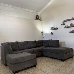 Sectional (Like New)
