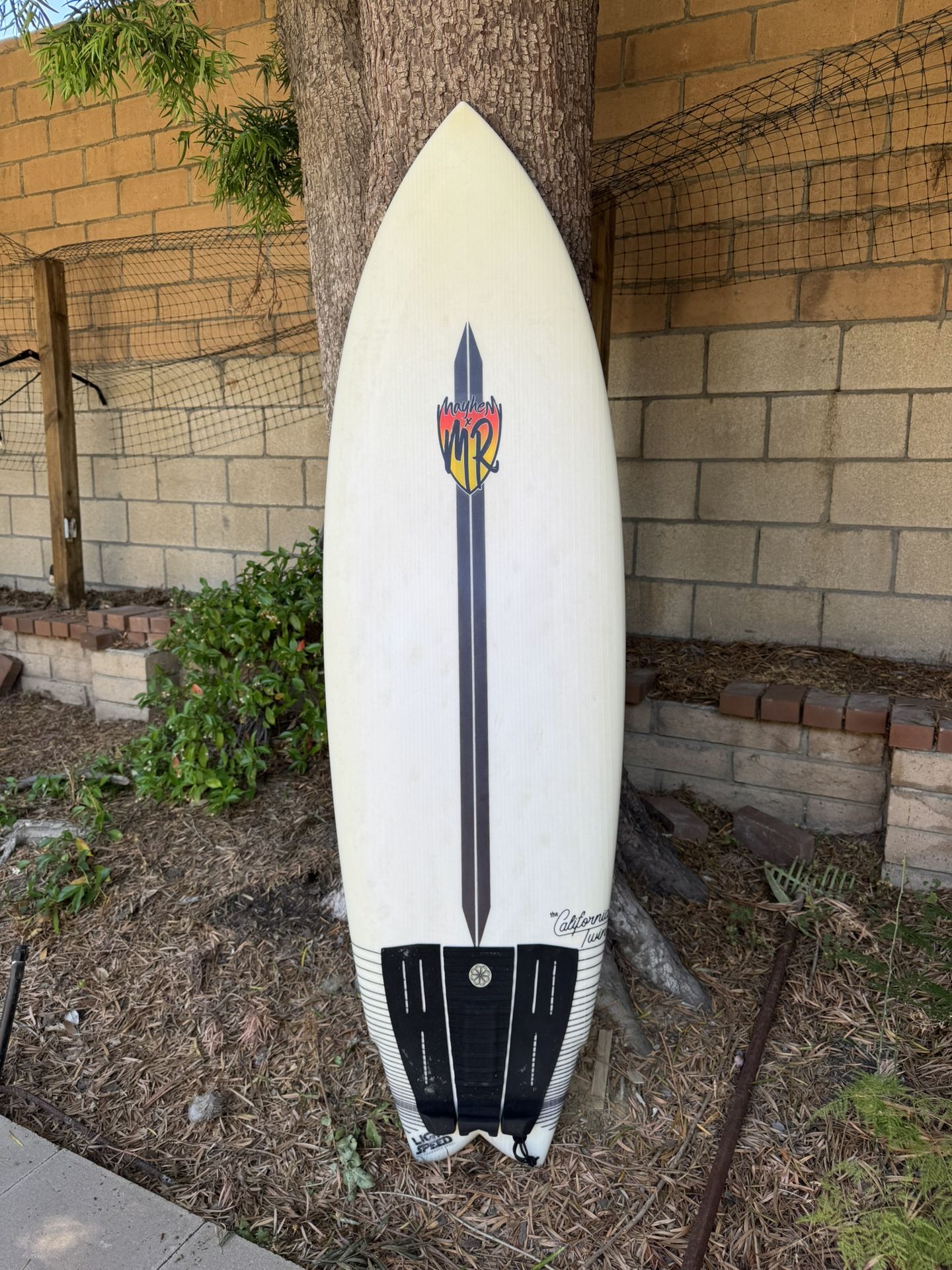 5’7 Lost MR California Twin Surfboard