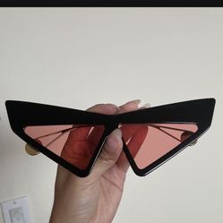 Authentic GUCCI Cat Eyes Sunglasses 