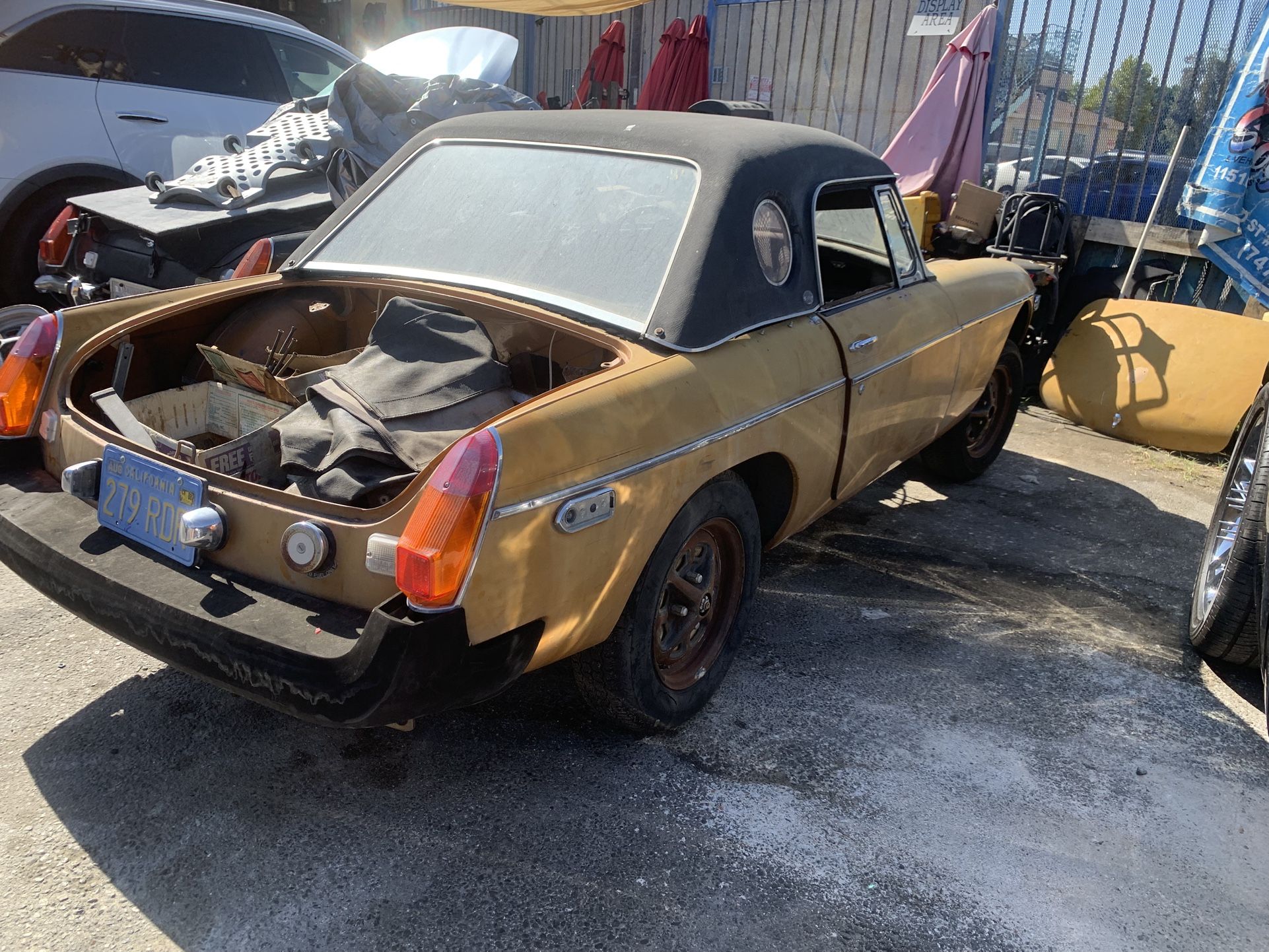 Parts Only 1976 MG …..
