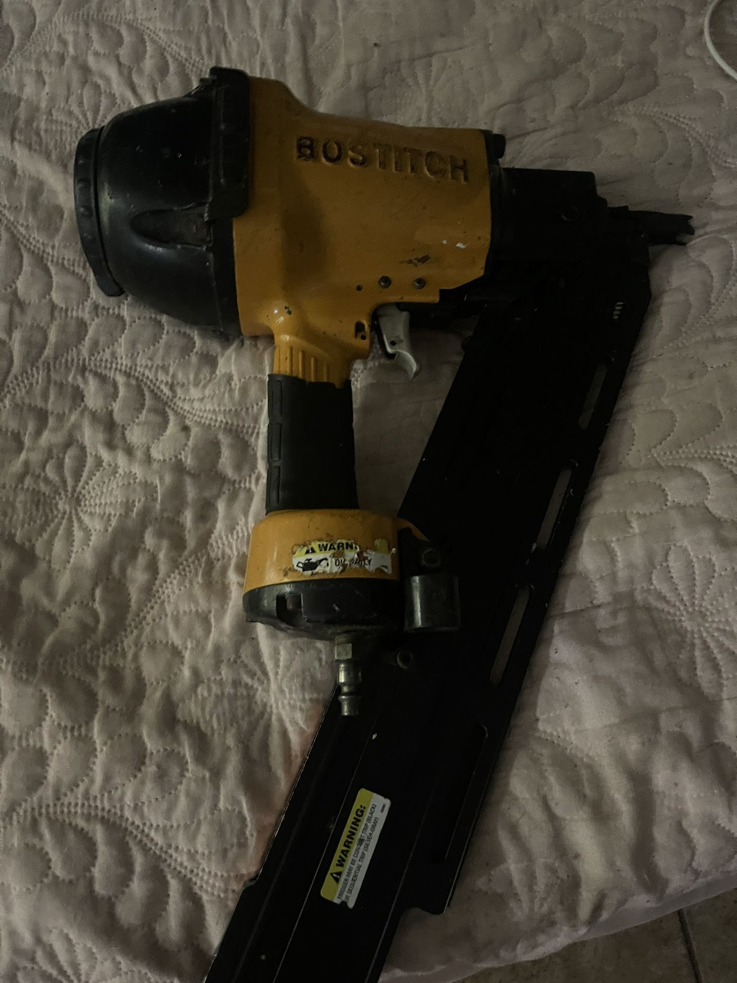 BOSTITCH nail Gun Works Great 