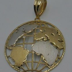 10KT WHITE / YELLOW GOLD PENDANT "GLOBE "15.7 GRAMS MINT CONDITION. 854926-2.