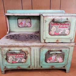 Vintage Little Orphan Annie Toy Metal Stove