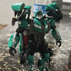 Studio Series Roadbuster with all his accessories 