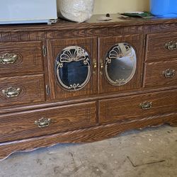 Dresser With A Mirror on Top