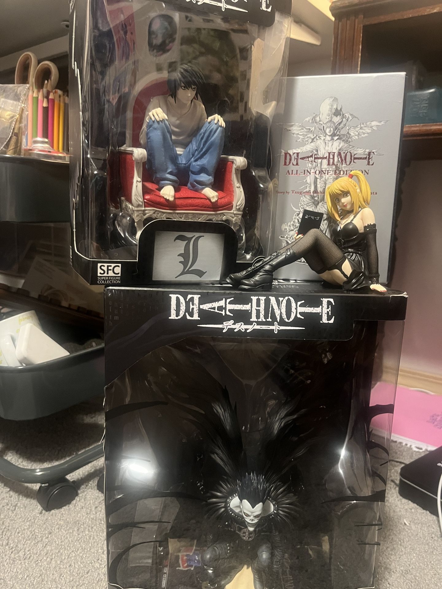 Death Note Figure & Manga & Posters Bundle 