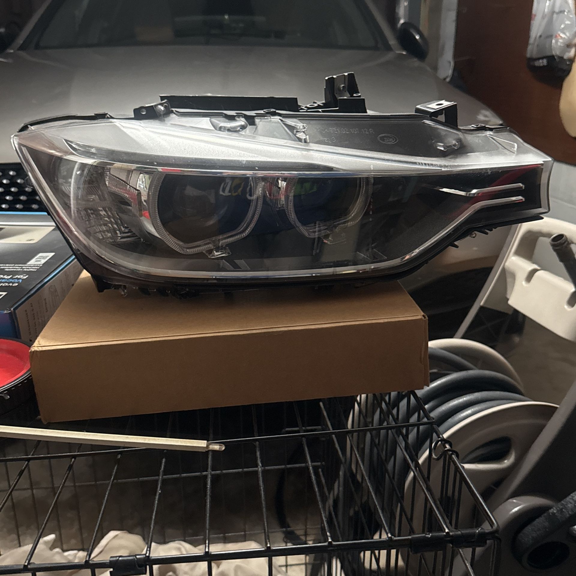 2015 BMW LED HEADLIGHT WITH POWER SUPLLY AND BALLAST