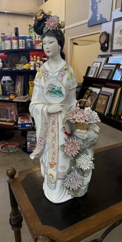 Vintage Hand Painted Porcelain Japanese Geisha statue 32in Tall 