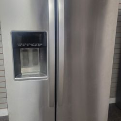 WHIRLPOOL REFRIGERATOR 2DOORS STAINLESS STEEL WORK PERFECT INCLUDING WARRANTY SMALL FEE DELIVERY 
