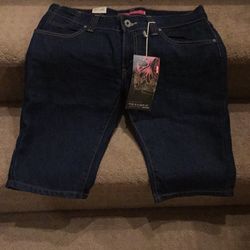 New Levi's Bermuda shorts
