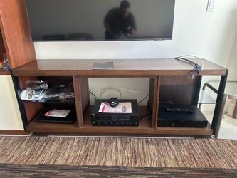 Entertainment center
