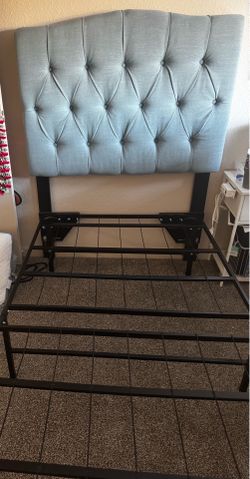 TWO BEAUTIFUL SAFAVIEH TWIN HEADBOARD AND FRAME!!! LIKE NEW!!!