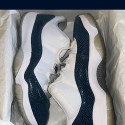 Air Jordan 11 Low Snakeskin