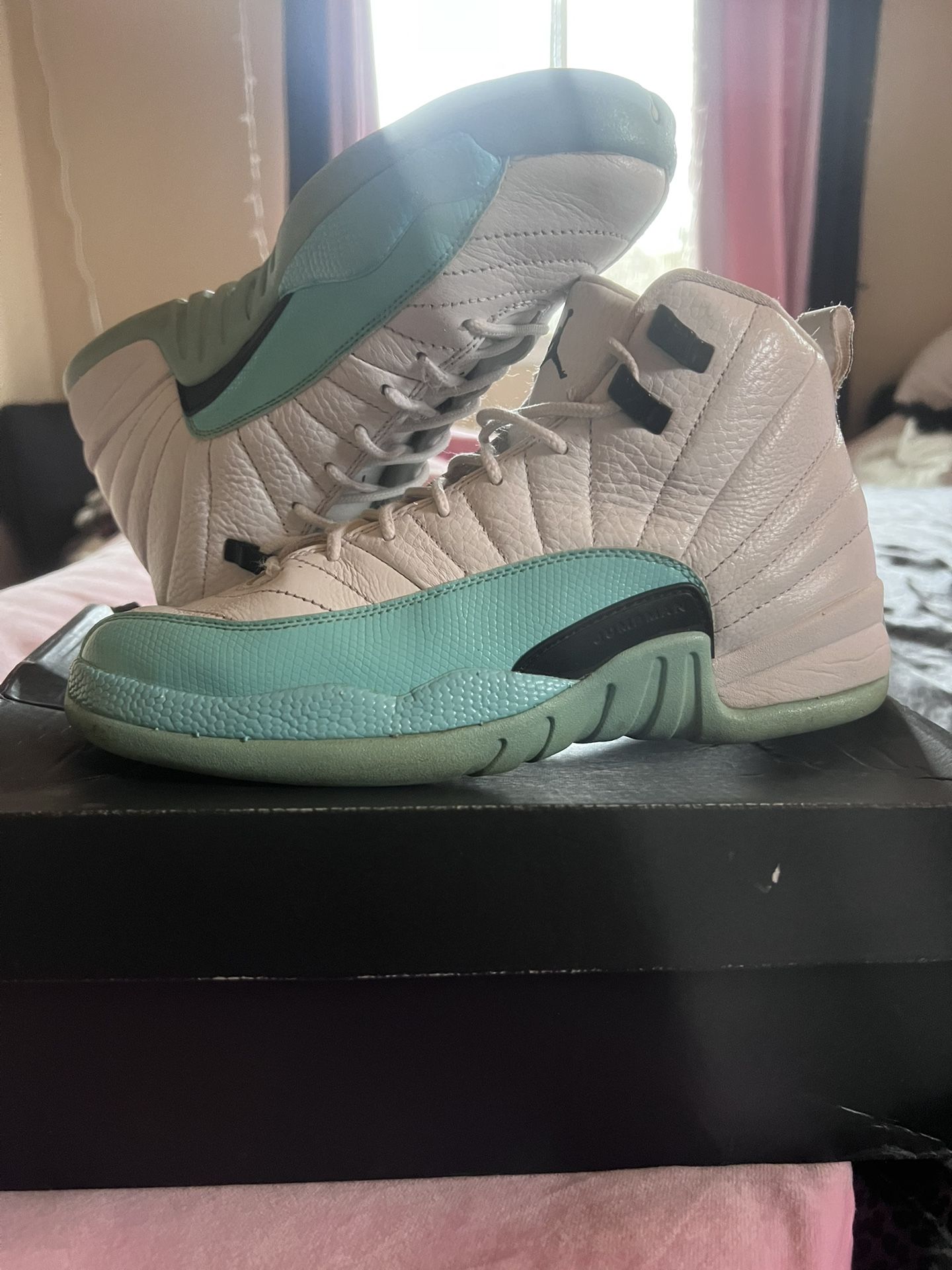 Jordan Retro 12 7y