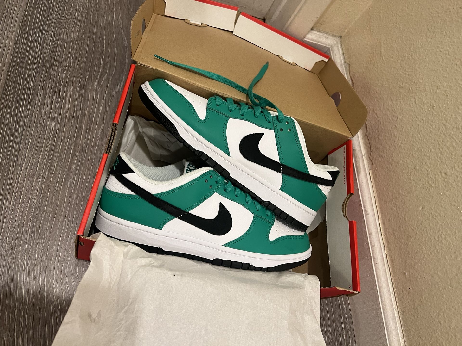 Dunk Low 'Stadium Green' Sz 9.5 Men New