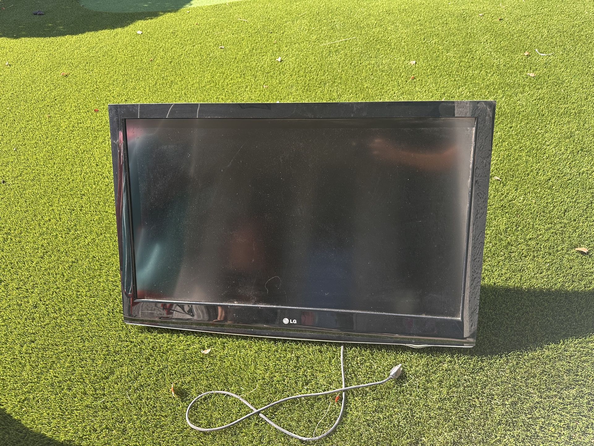 LG 42” TV