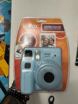 Fujifilm Instax Mini SE Instant Camera + Film Bundle