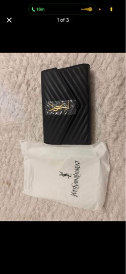 NOT FREE BRAND NEW WOMNES YSL BAg