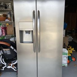 Frigidaire Refrigerator