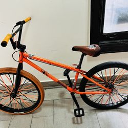 Orange eiern mafia medusa