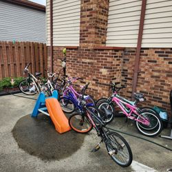 Garage Sale 5920 W 75th Pl, Burbank, IL 60459 