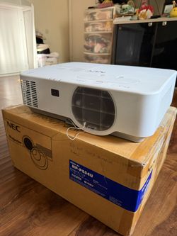 NEC LCD Projector NP-P554U