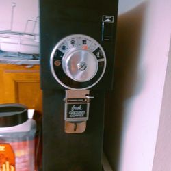  Commercial  Bunn's Bulk Coffee Grinder Older Still Works Perfect