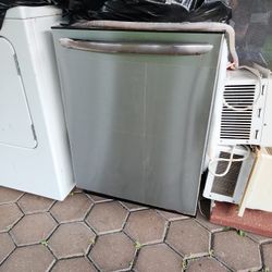 Frigidaire Dishwasher 