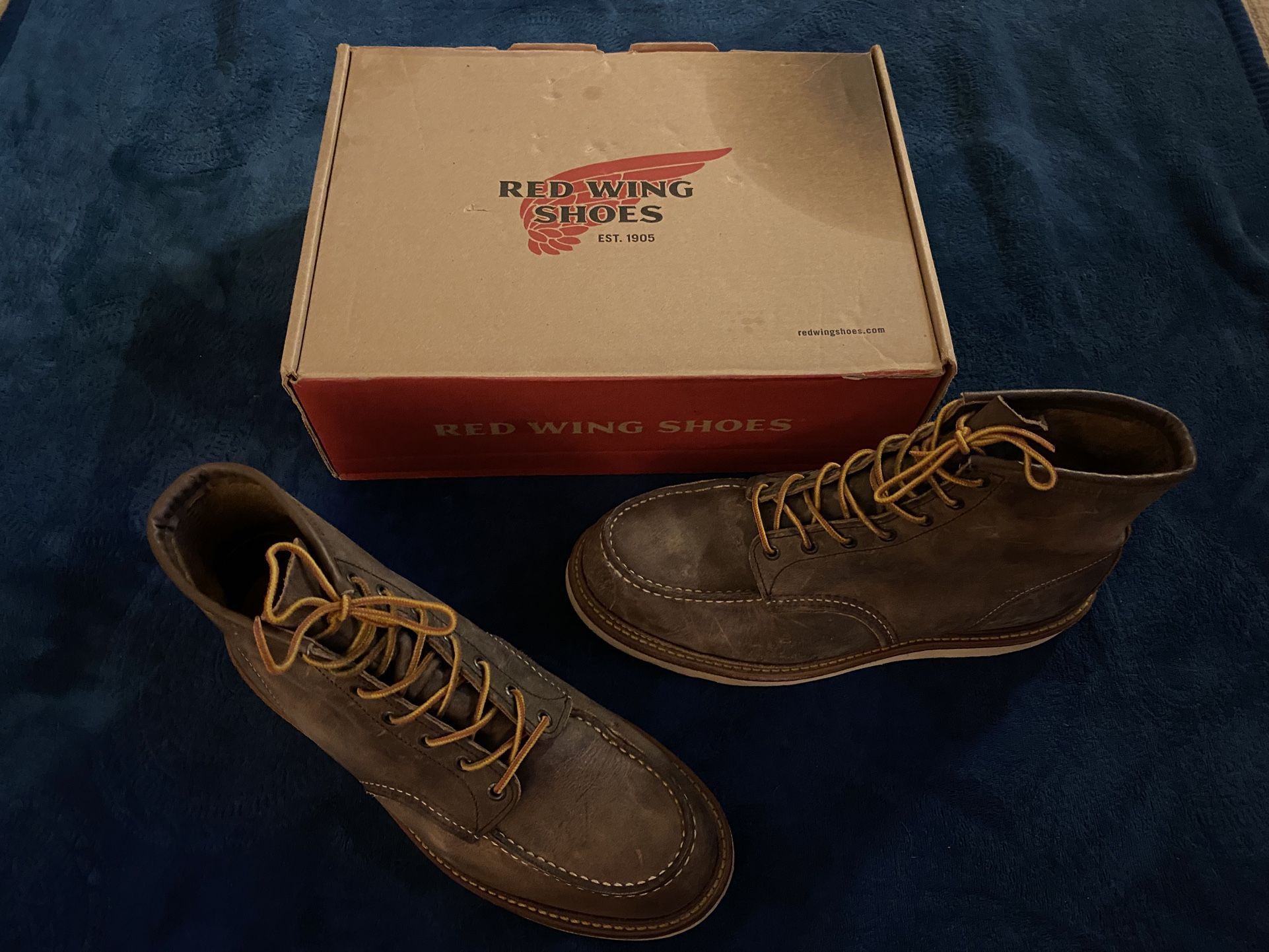 Red Wings Classic Heritage 6” Moc Toe Size 13, 8883